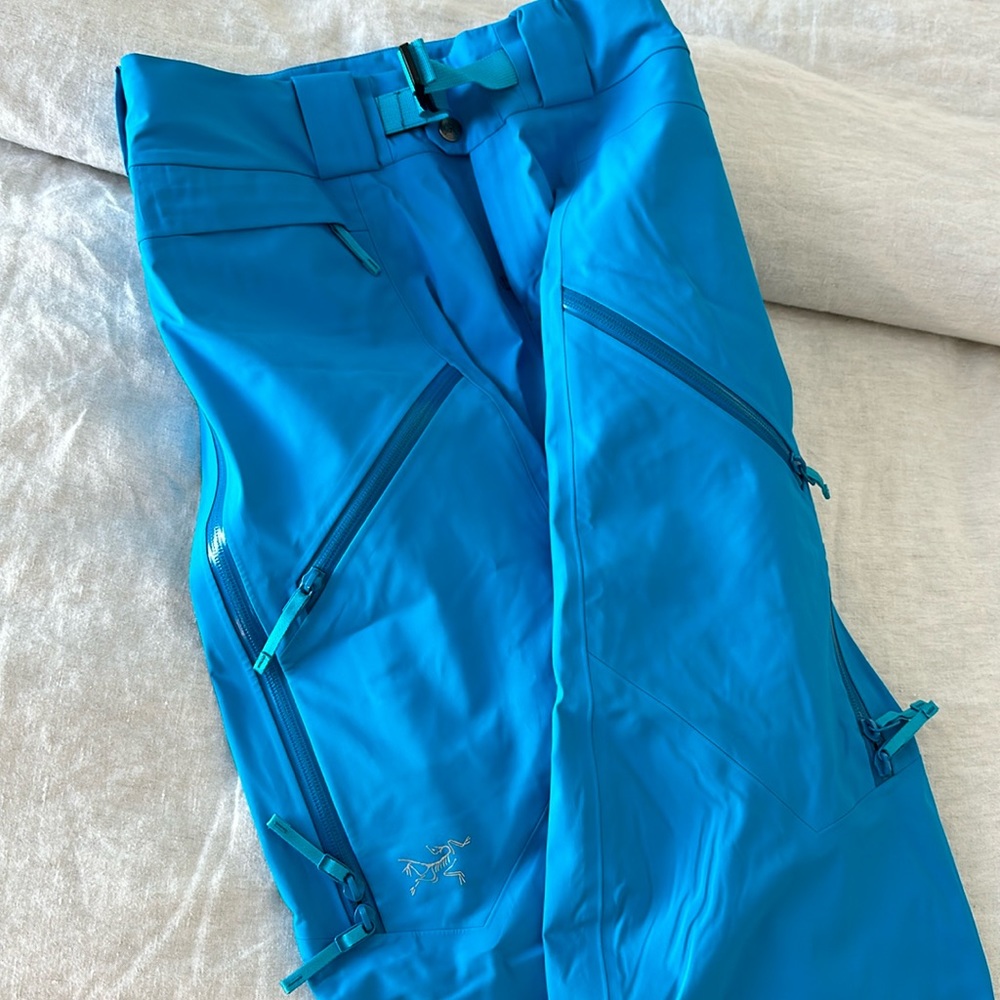 Unworn Arc’teryx Sentinel Pant - Women’s